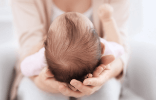 Comment éliminer en douceur les croutes de lait du nourrisson ?